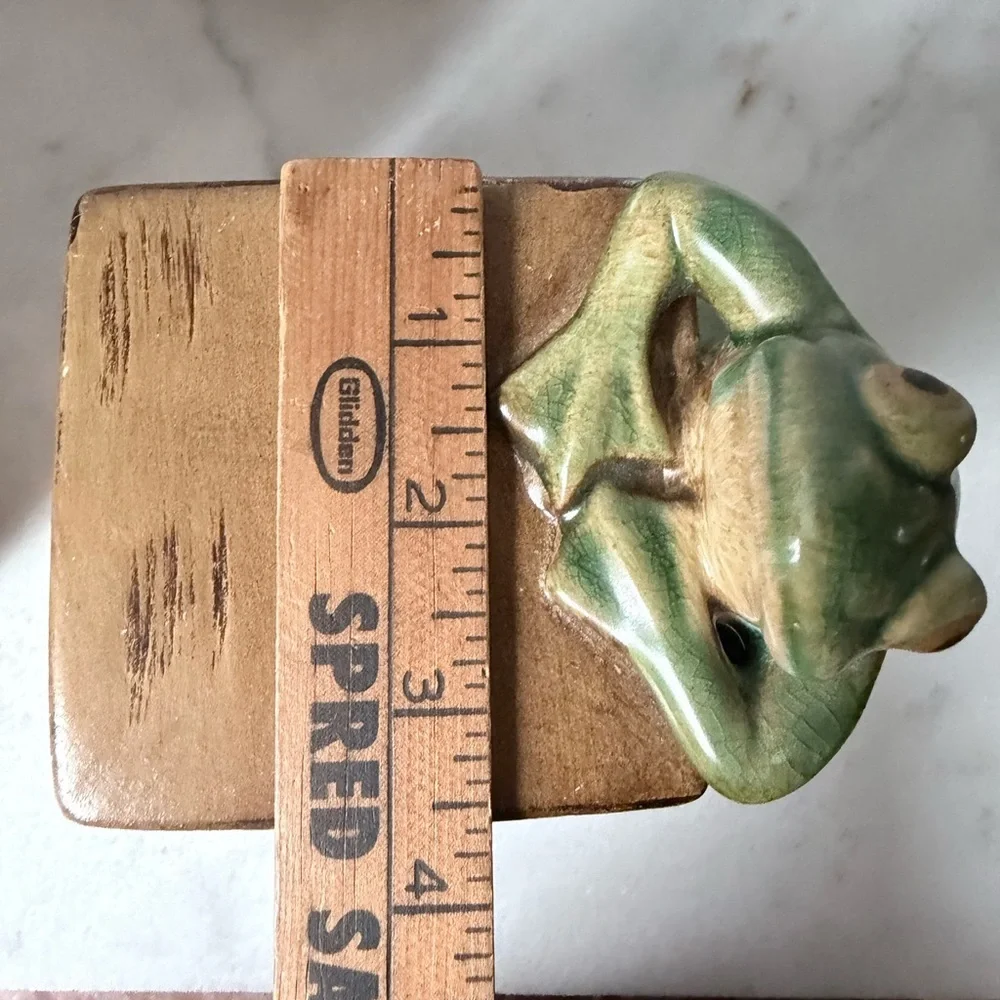 Charming Frog Bookends - Green and Brown